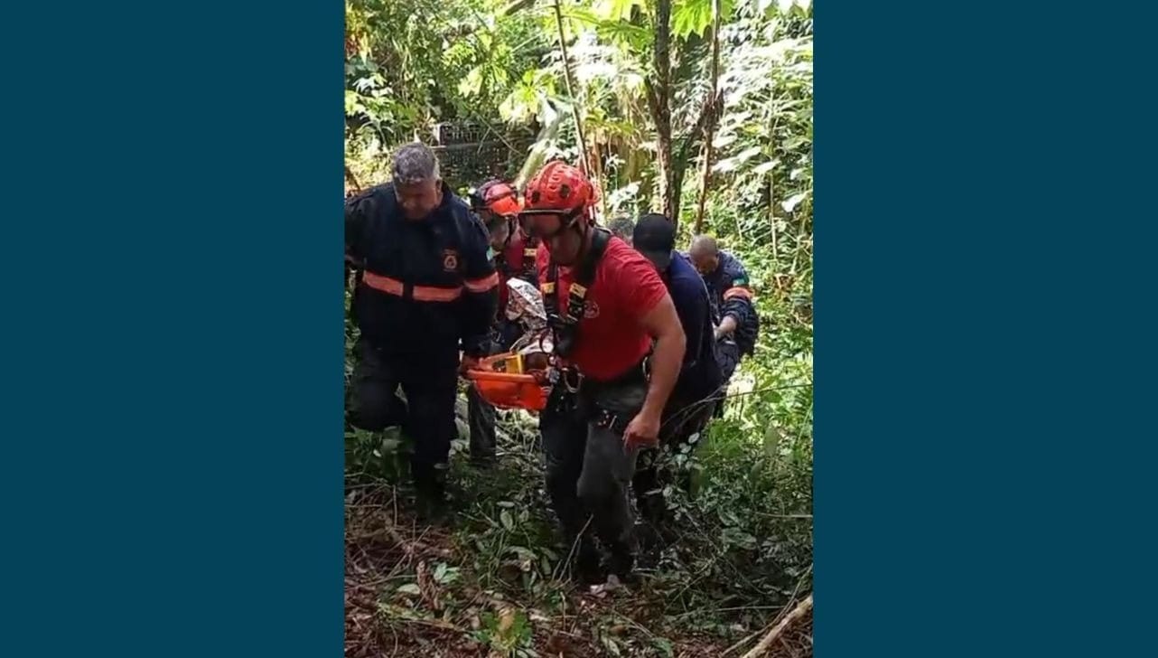 Idoso desaparecido é resgatado de buraco de 15 metros profundidade em Cabreúva