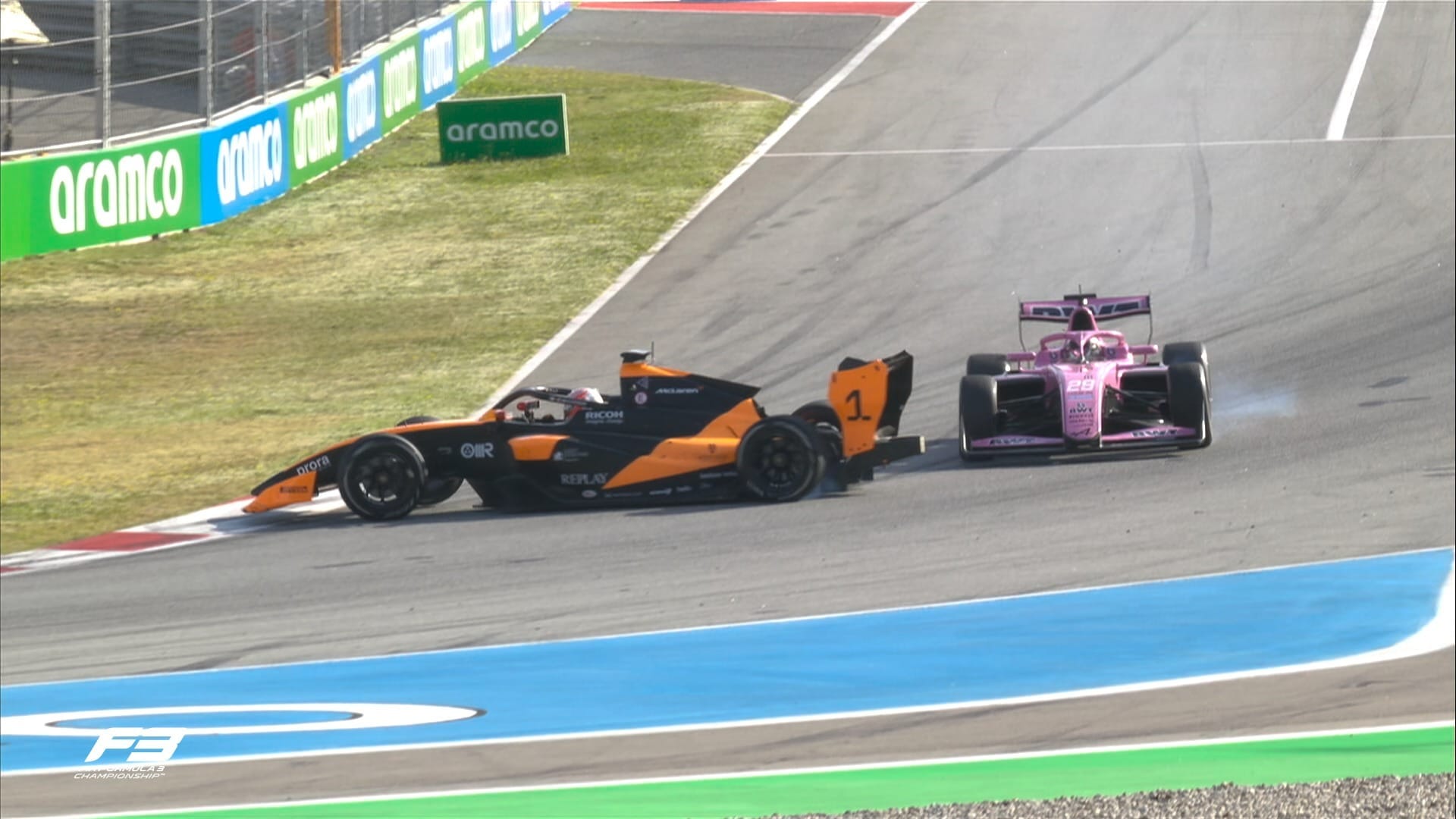 Lacorte (à direita) tomou duas punições em Monte Carlo e quatro em Barcelona (Imagem: FIA Fórmula 3)