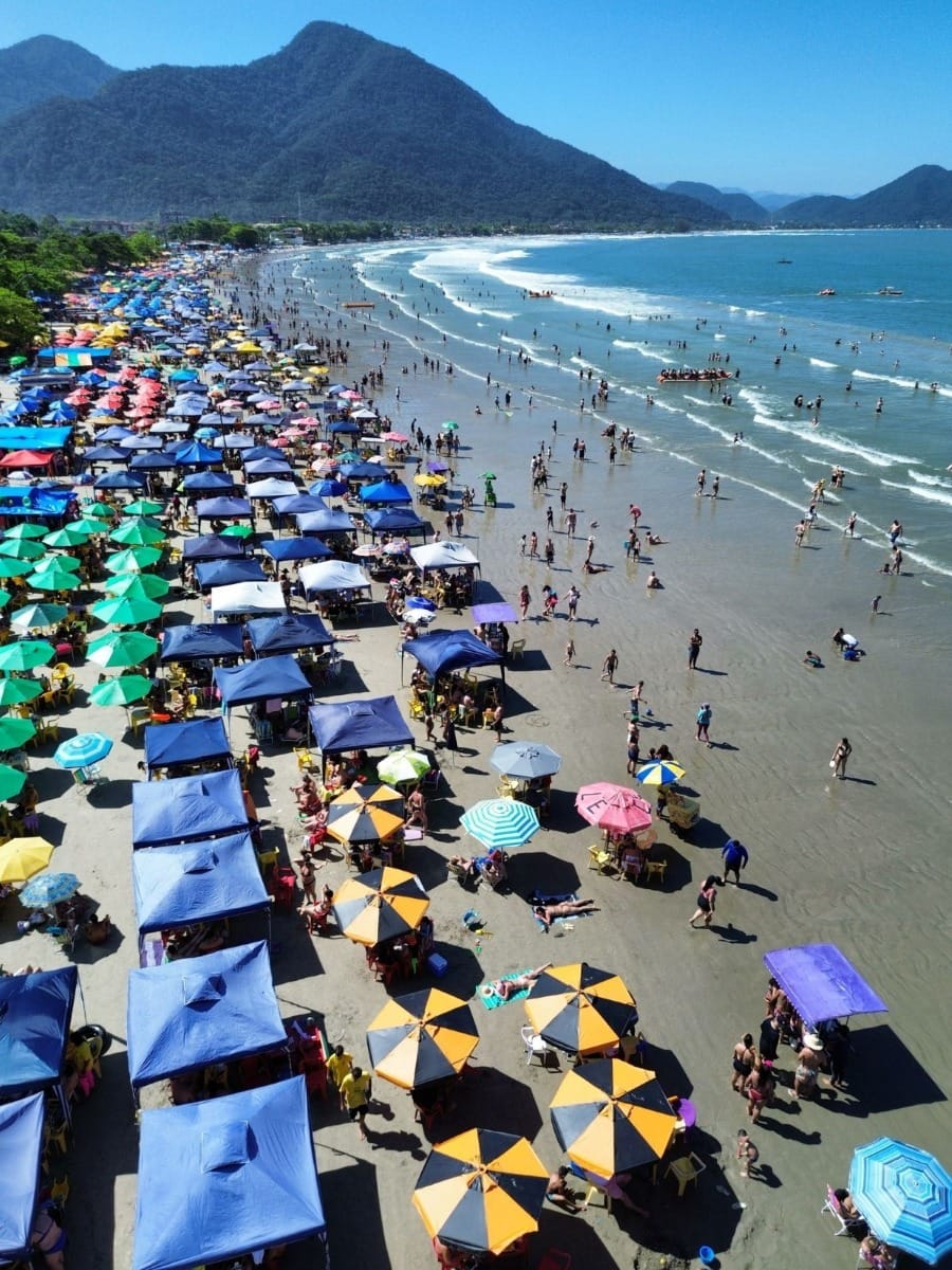 Publicada, lei que proíbe uso de tendas em Ubatuba ainda não pode ser aplicada