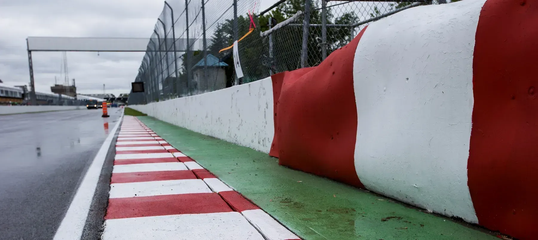 Muro do Campeões fica localizado na última curva do Circuito Gilles Villeneuve (Imagem: McLaren)