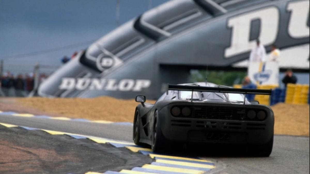 O F1 GTR em ação durante as 24 Horas de Le Mans
