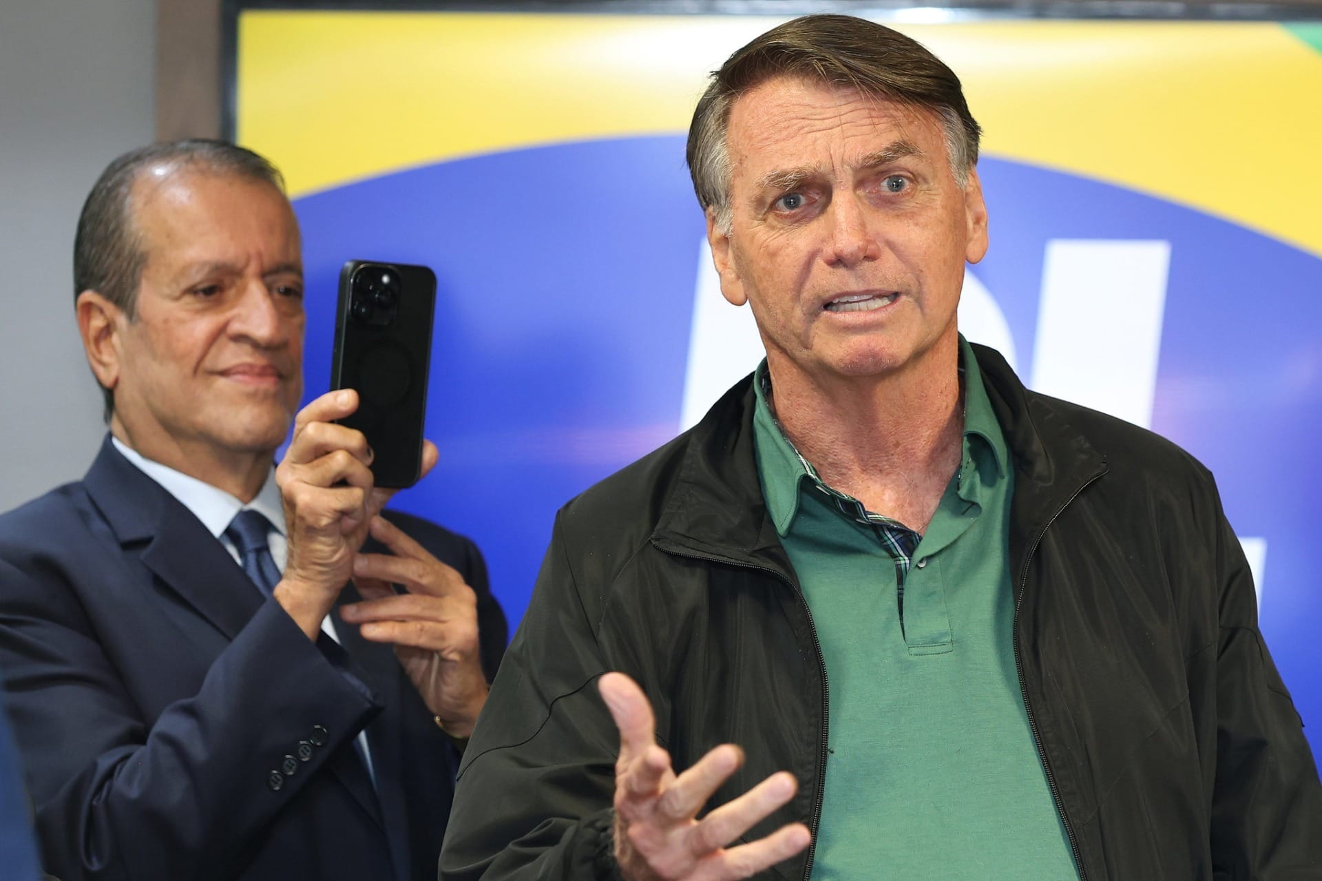 Bergamo: STF recebe pedido para Bolsonaro usar tornozeleira e não "fugir como Zambelli"