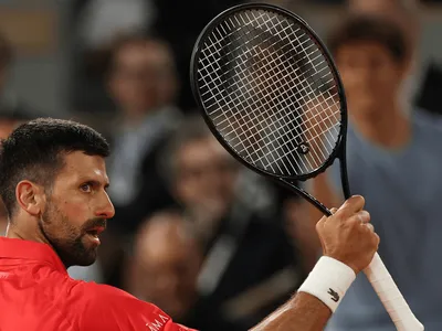 Jannik Sinner x Novak Djokovic: onde assistir e melhores odds para a semifinal de Roland Garros