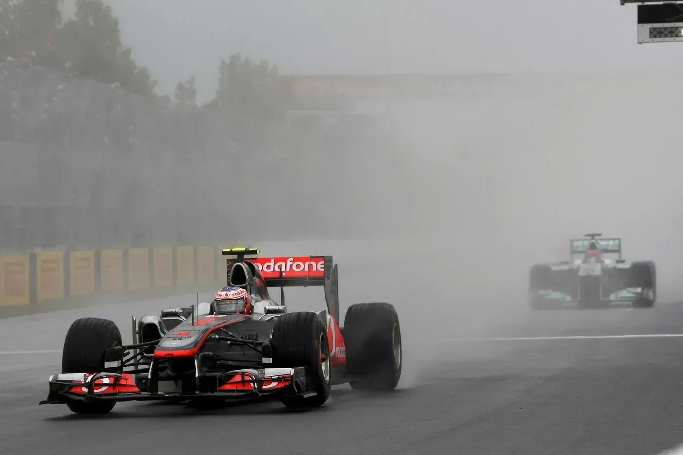 Jenson Button durante o GP do Canadá de 2011 (Imagem: Reprodução/McLaren)
