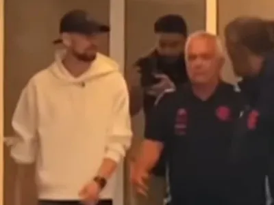 Jorginho chega ao RJ com festa da torcida, mas Flamengo ainda busca mais reforços