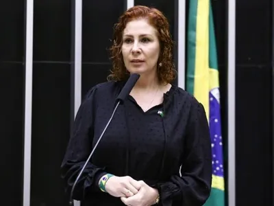 Defesa de Zambelli luta contra cassação no Brasil: "Estamos lutando por ela"