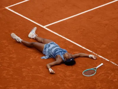 Sabalenka abusa dos erros e Coco Gauff conquista Roland Garros pela 1ª vez