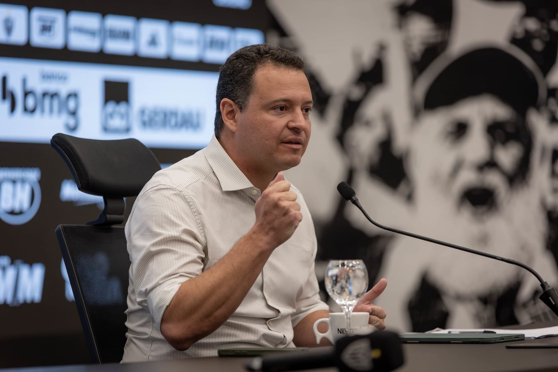 Dono do Atlético-MG reconhece atraso de salário e direito de imagem: "A gente errou muito"