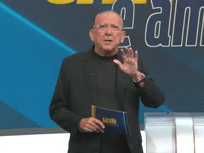 Galvão Bueno se despede da Band, mas diz: "Quem sabe eu volto?"