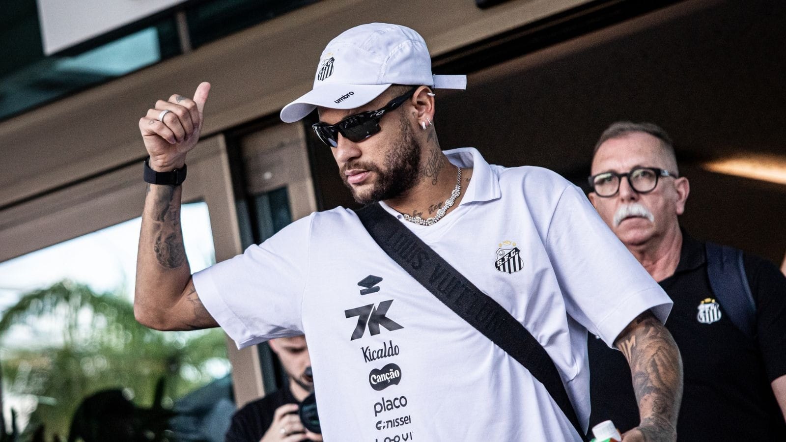Neymar deve renovar o contrato com o Santos até o final de 2026