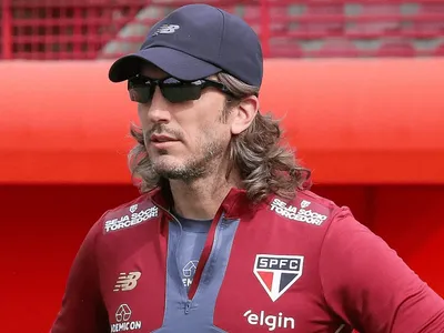 São Paulo oficializa saída de Zubeldía do clube