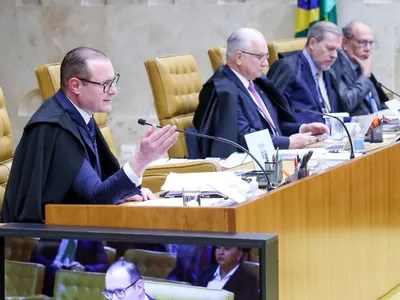 Zanin vota por responsabilizar redes sociais por postagens de usuários
