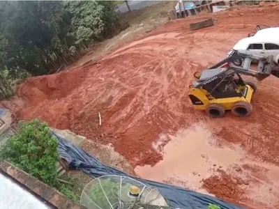 Homem é soterrado após deslizamento de terra em obra em Cunha
