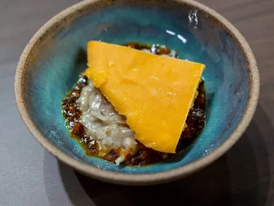 Cocada cremosa com calda de maracujá e sorbet de manga com gengibre | Band Receitas