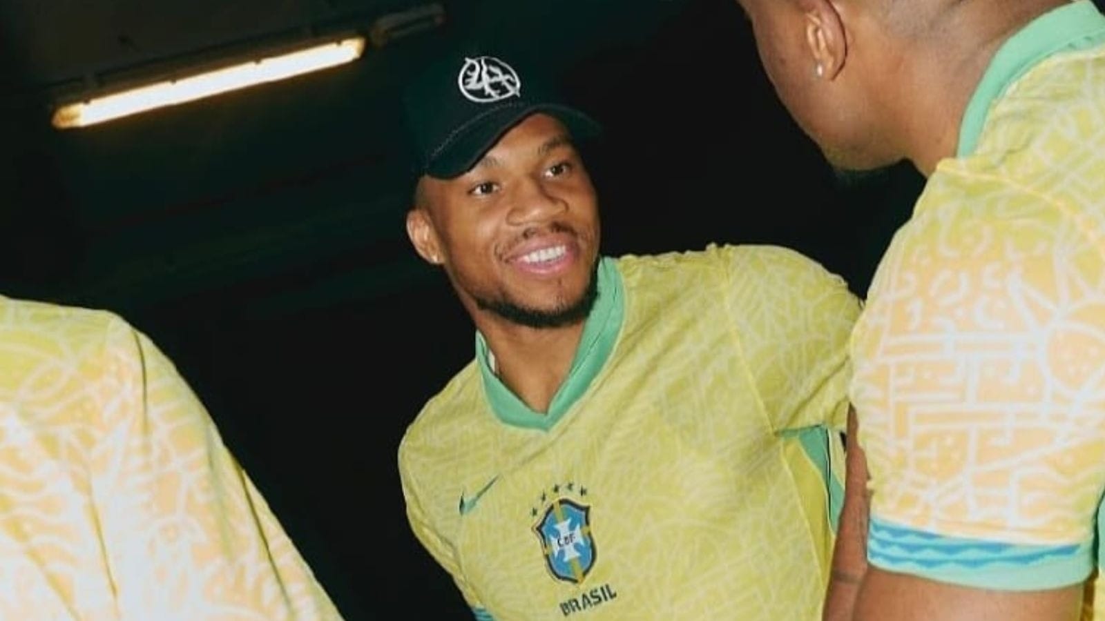 Astro da NBA, Giannis Antetokounmpo revela para qual clube de futebol torce no Brasil; veja