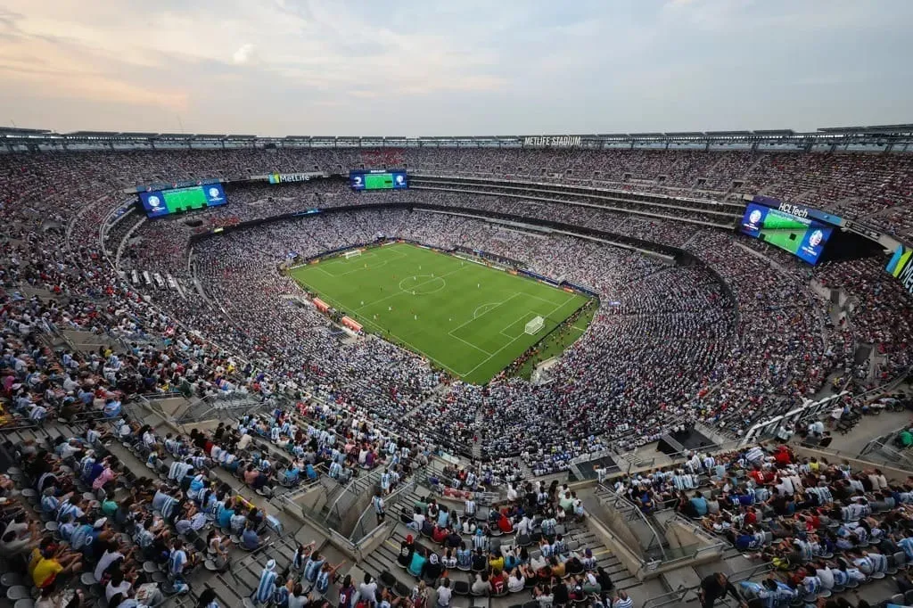 MetLife Stadium tinha grama artificial, mas fez mudança para a Copa. Foto: Divulgação/ Instagram @fifaclubworldcup