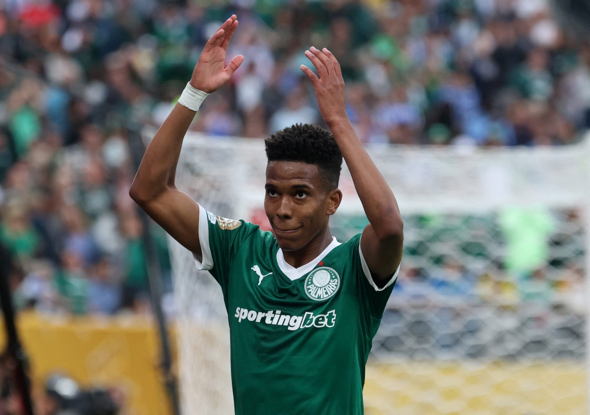Jornal espanhol chama Estêvão de "fenômeno" após estreia do Palmeiras no Mundial de Clubes