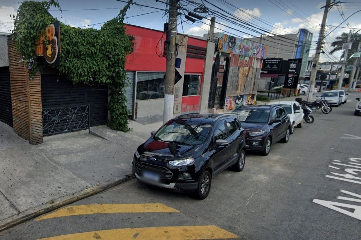 Jovem agride ex-namorada em bar na avenida Itália em Taubaté