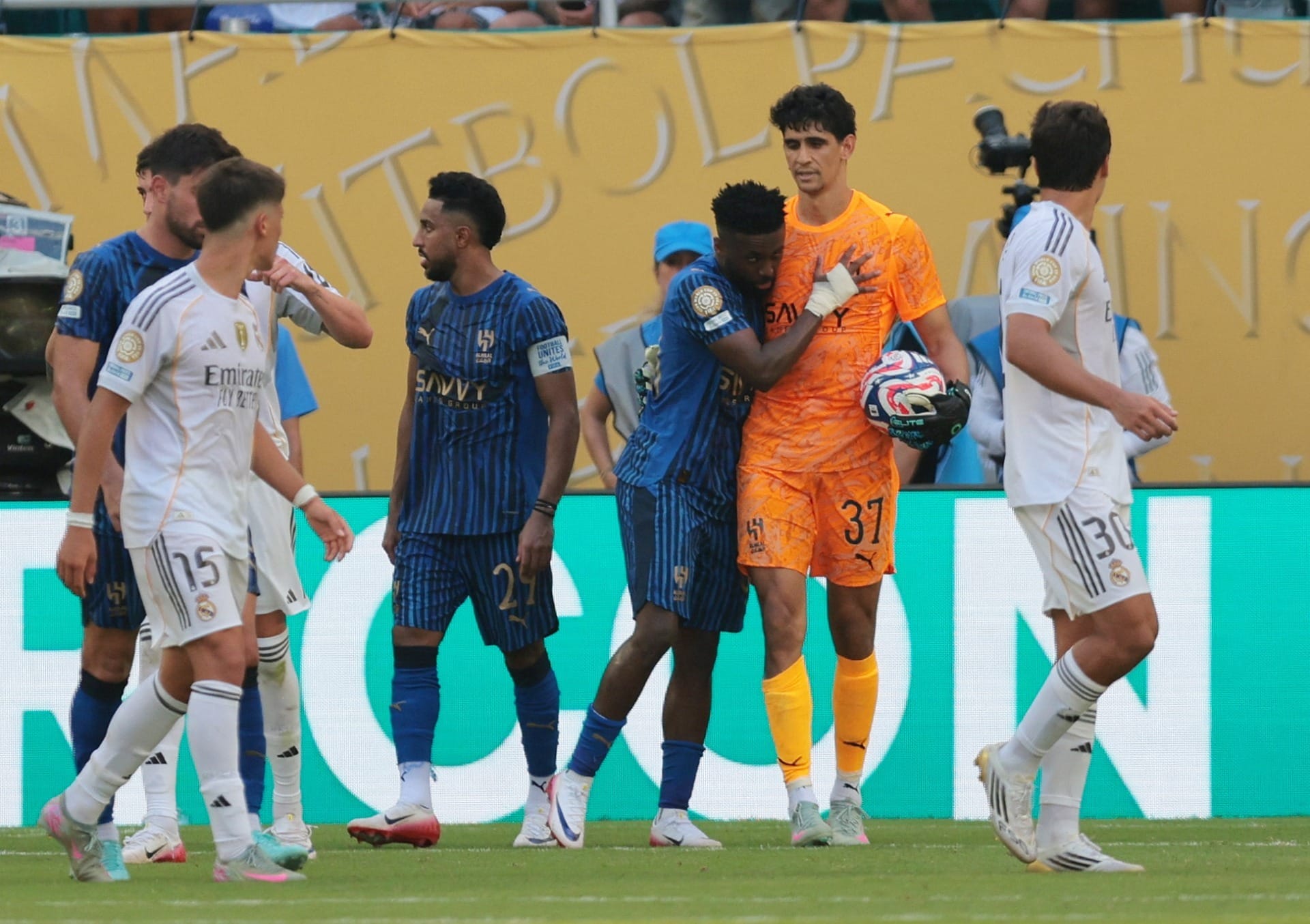 Destaque contra o Real, Bono já negociou com o time merengue e foi herói na Copa de seleções
