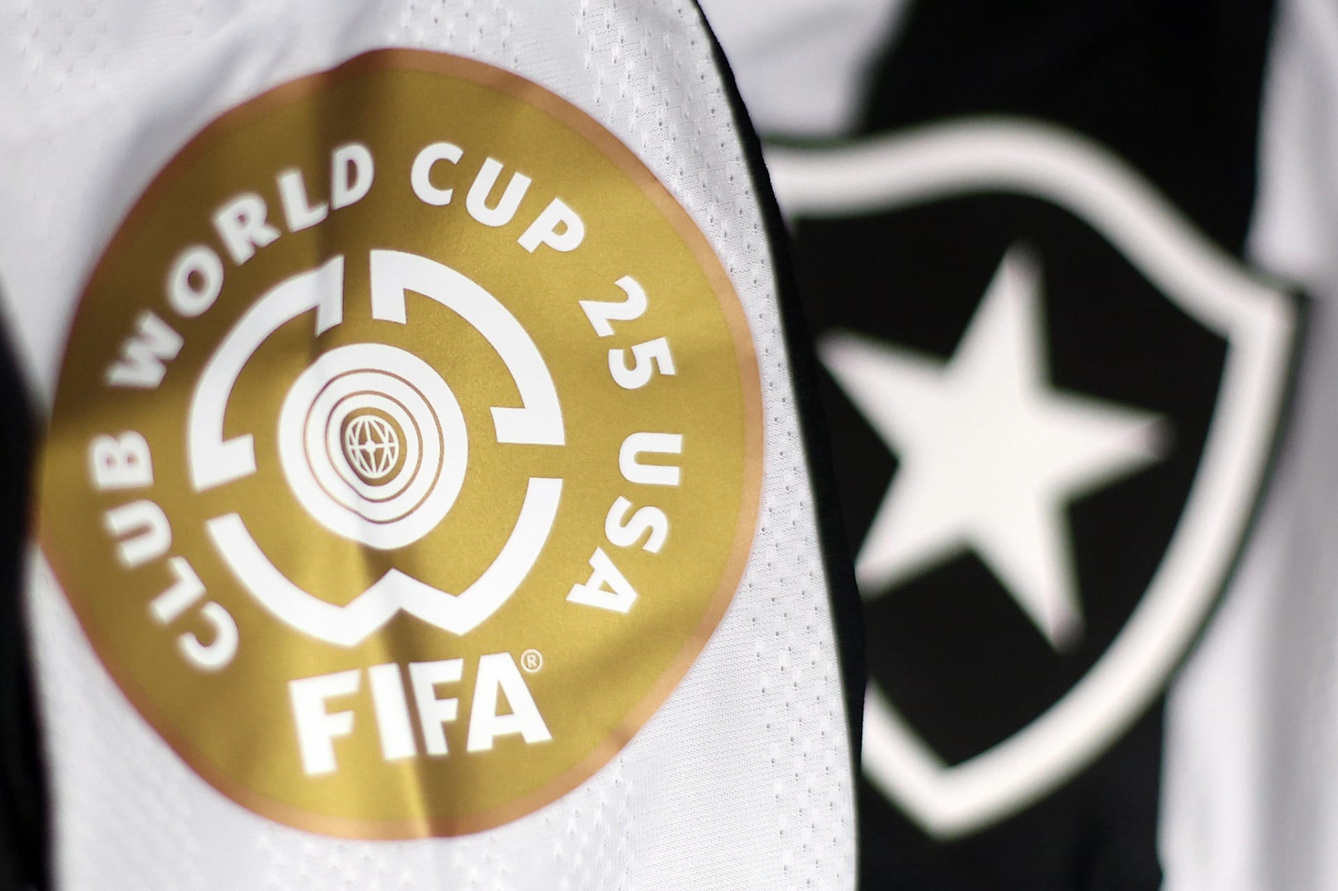 Botafogo enfrenta 'melhor PSG da história' com sonho de vencer e para evitar desastre