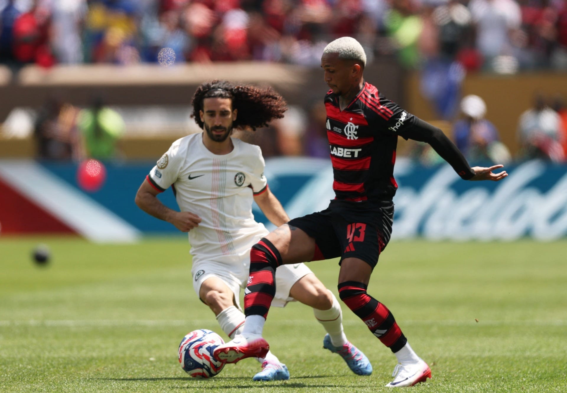 Lateral do Chelsea diz que cansaço atrapalha: "Em outro momento, podemos ganhar do Flamengo"