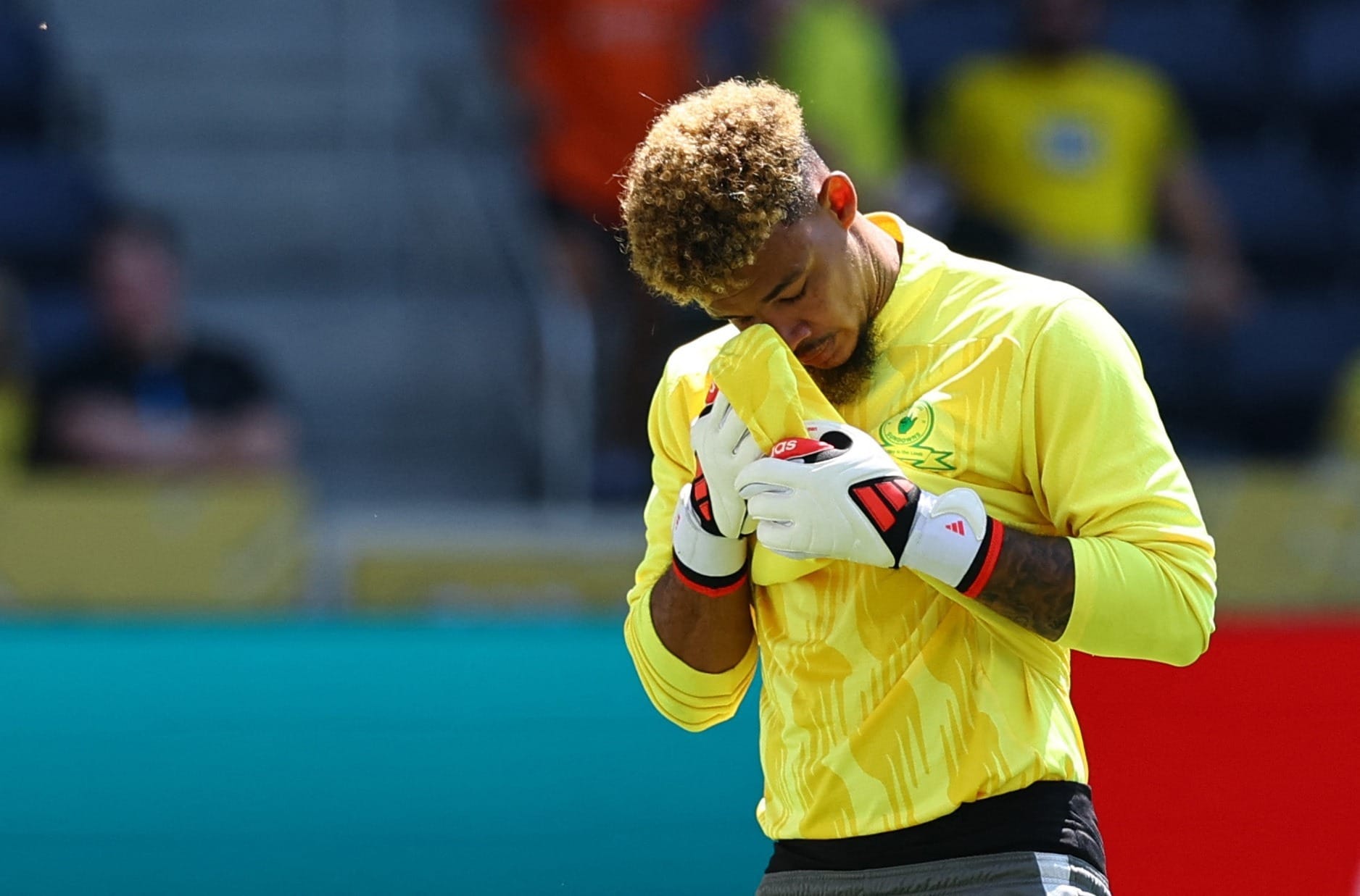 Goleiro do Mamelodi, que falhou feio contra Borussia, já pegou quatro pênaltis num jogo