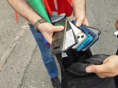 Policiais disfarçados prendem oito e recuperam 24 celulares durante Parada LGBTQIA+
