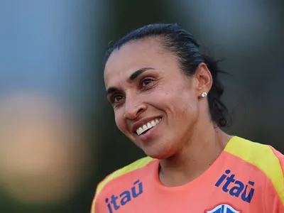 De volta à seleção brasileira, Marta diz que Copa no Brasil "representa um sonho"