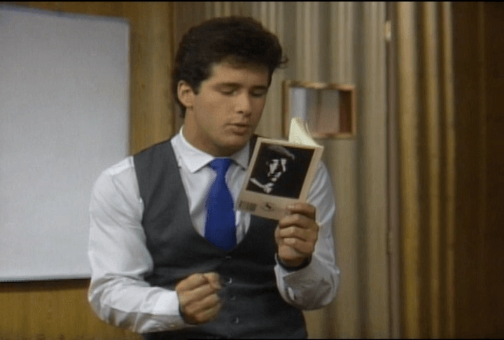 Fernando Carrillo interpreta Carlos Alfredo