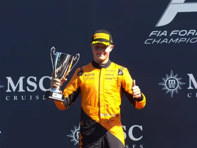 Tsolov é desclassificado, e Stenshorne vence corrida principal da F3 em Spielberg; Câmara é 5º