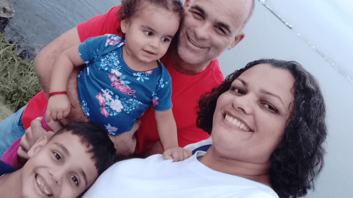 Eliane, Anderson e família (Foto: Arquivo Pessoal)