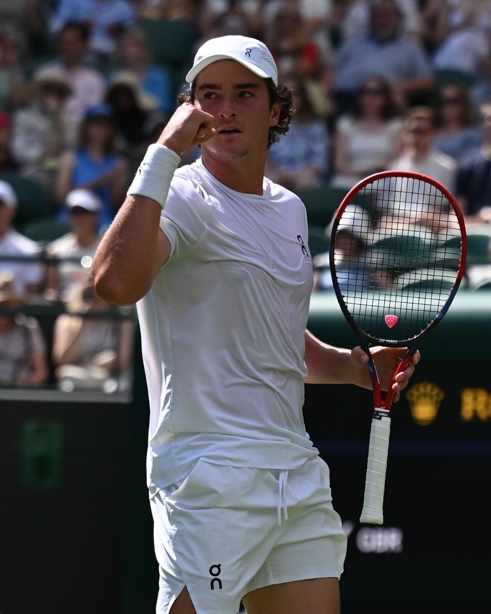 João Fonseca e Bia Haddad Maia vencem nas estreias em Wimbledon