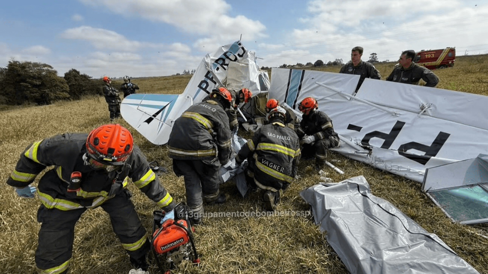 Avião de pequeno porte cai e mata duas pessoas em Rio Preto