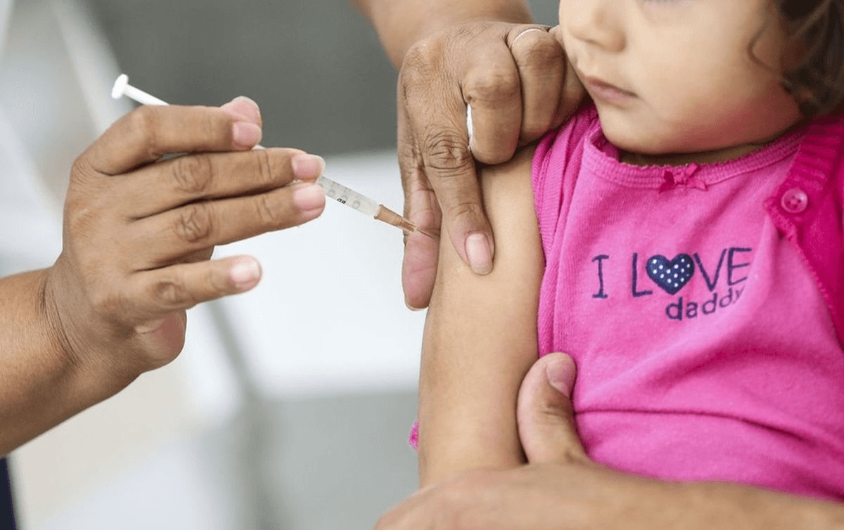 Cobertura vacinal contra hepatite chega a 94% entre as crianças, mostra levantamento
