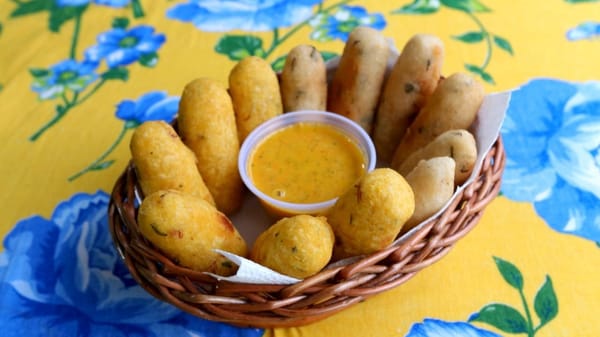 SOBROU COMIDA?