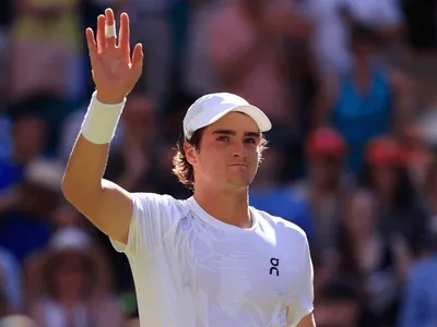 João Fonseca enfrenta Nicolás Jarry em Wimbledon: onde assistir, horário e melhores odds