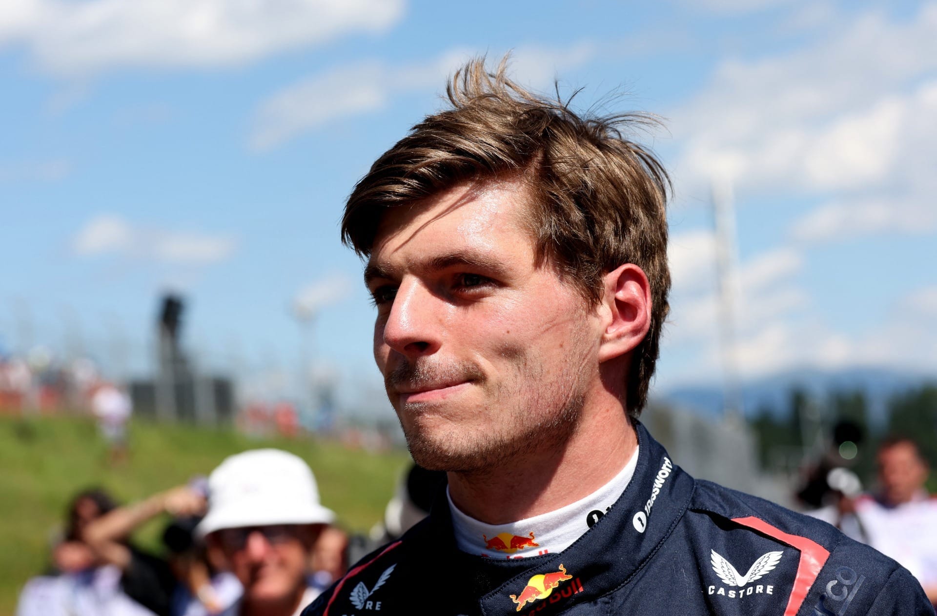 Verstappen desconversa e reforça compromisso com Red Bull: "Tenho contrato até 2028"
