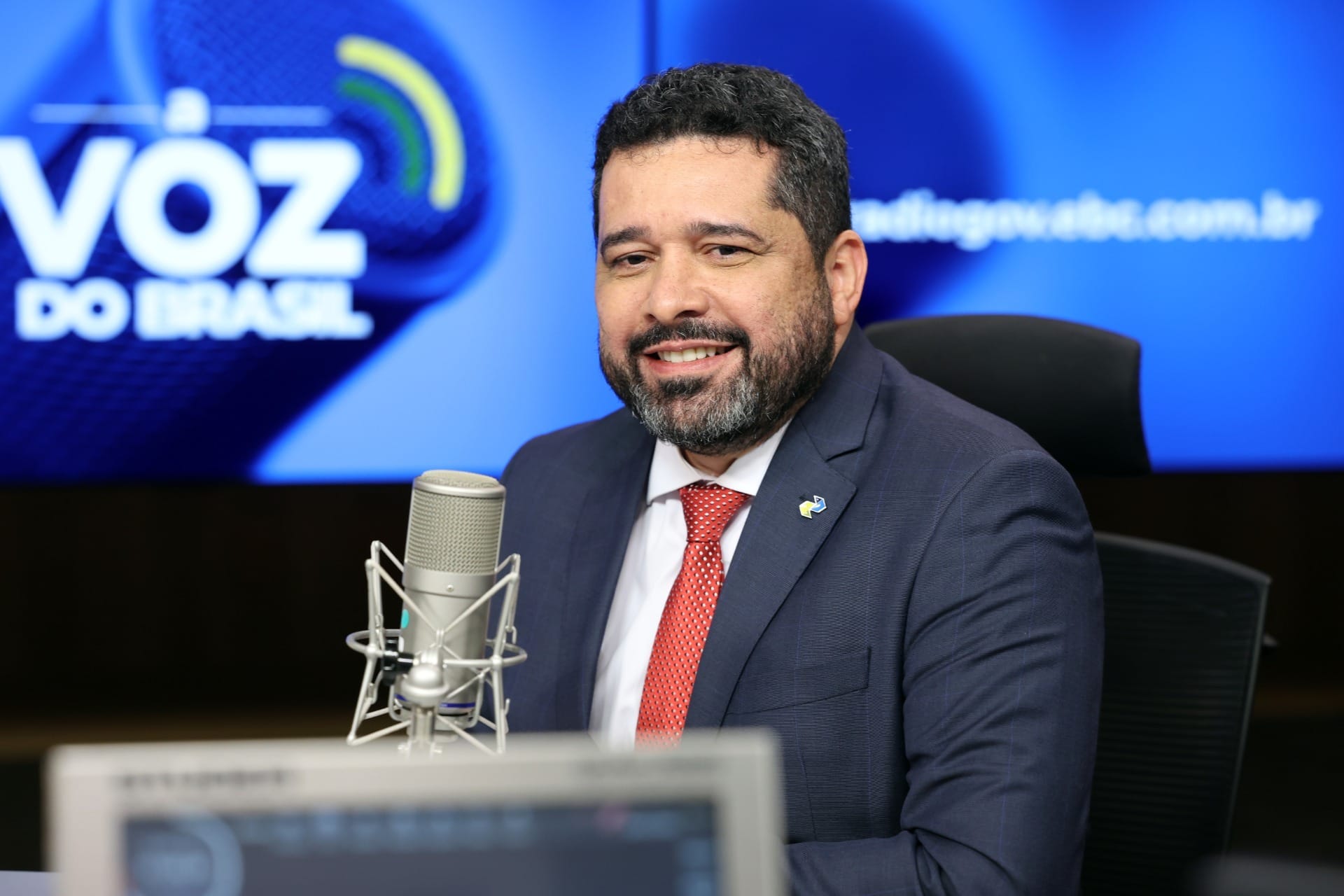 Pressionado, presidente dos Correios entrega carta de demissão ao Palácio do Planalto
