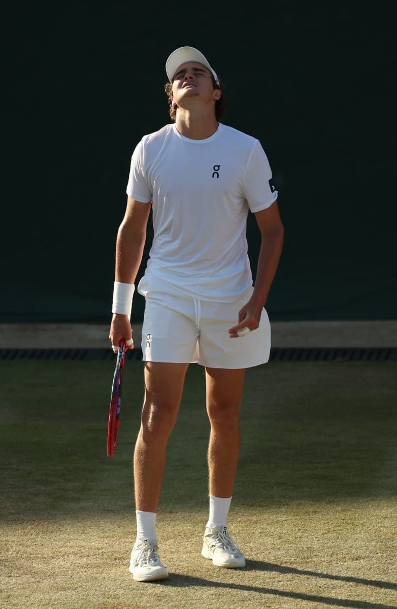 João Fonseca perde de 'gigante' chileno e é eliminado na 3ª rodada em Wimbledon