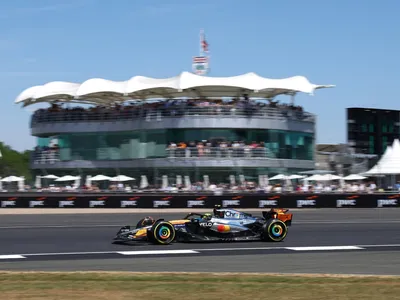 Lando Norris voa e lidera segundo treino livre para o GP da Inglaterra; Bortoleto é P13