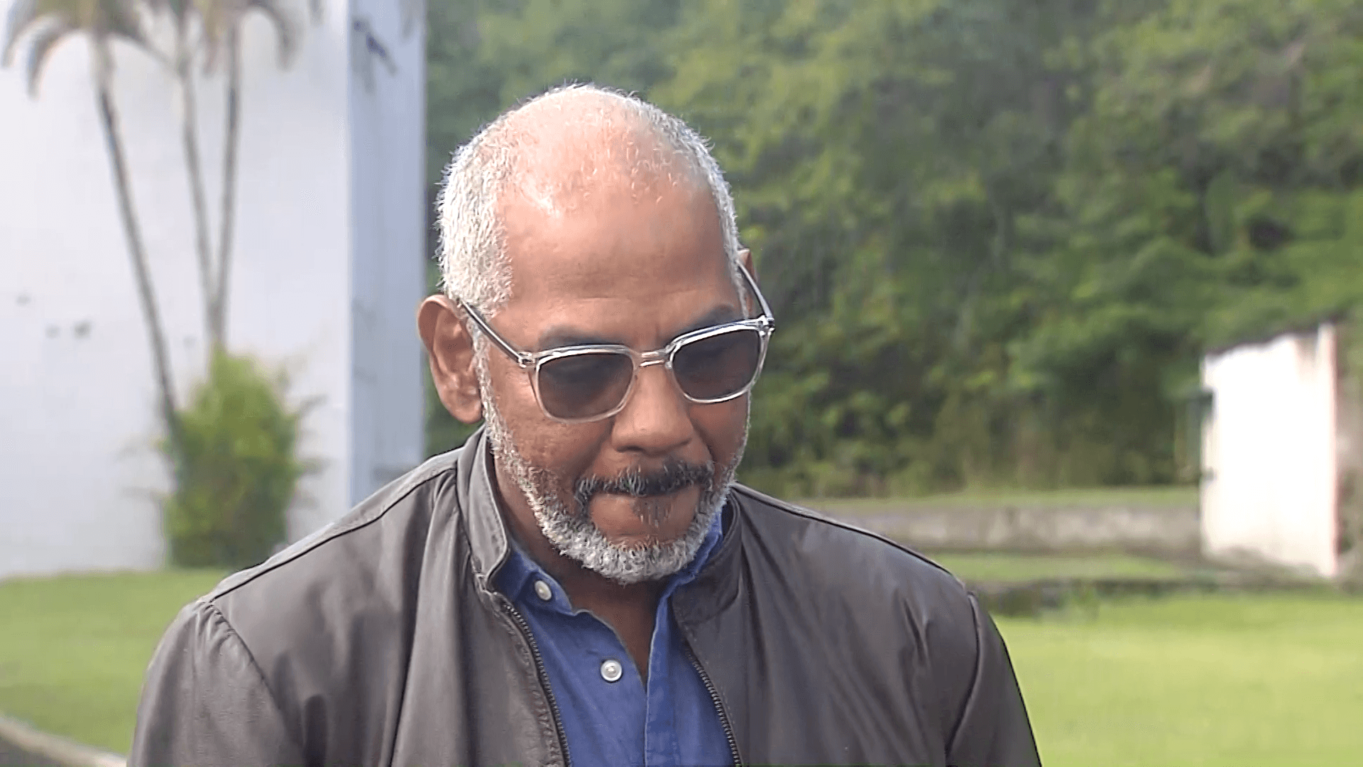 Em velório, pai de Juliana Marins morta na Indonésia critica falhas de protocolos de resgate