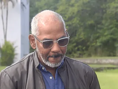 Em velório, pai de Juliana Marins morta na Indonésia critica falhas de protocolos de resgate