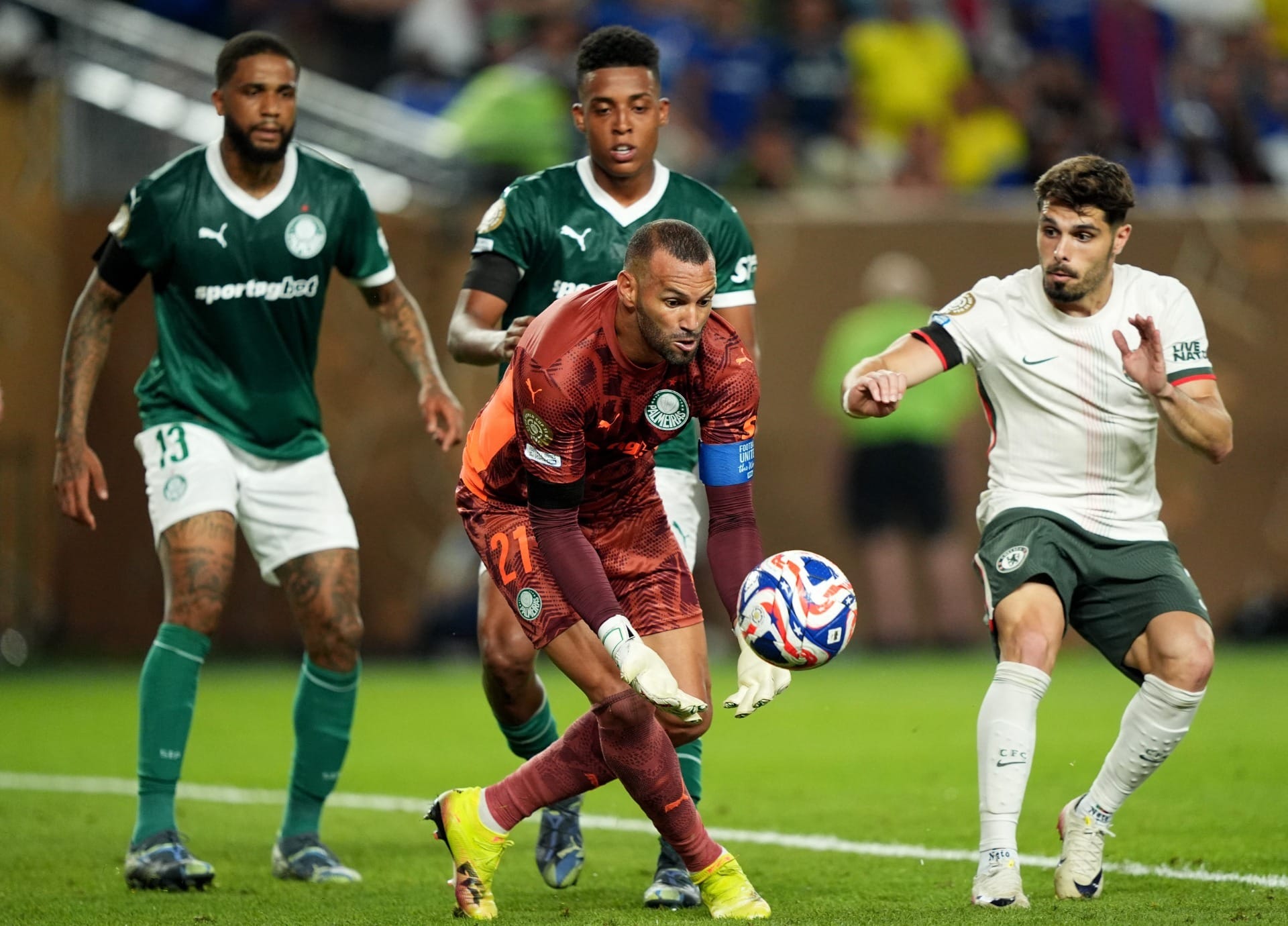 Weverton lamenta segundo gol do Chelsea: "Estávamos no melhor momento do jogo"