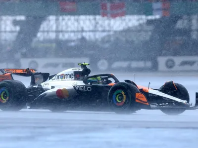Norris vence 'corrida maluca' e Hülkenberg conquista 1º pódio da carreira após 239 corridas