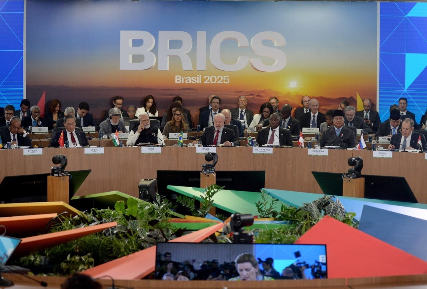 BRICS encerra cúpula no Rio com críticas ao protecionismo e apelo por reforma da ONU