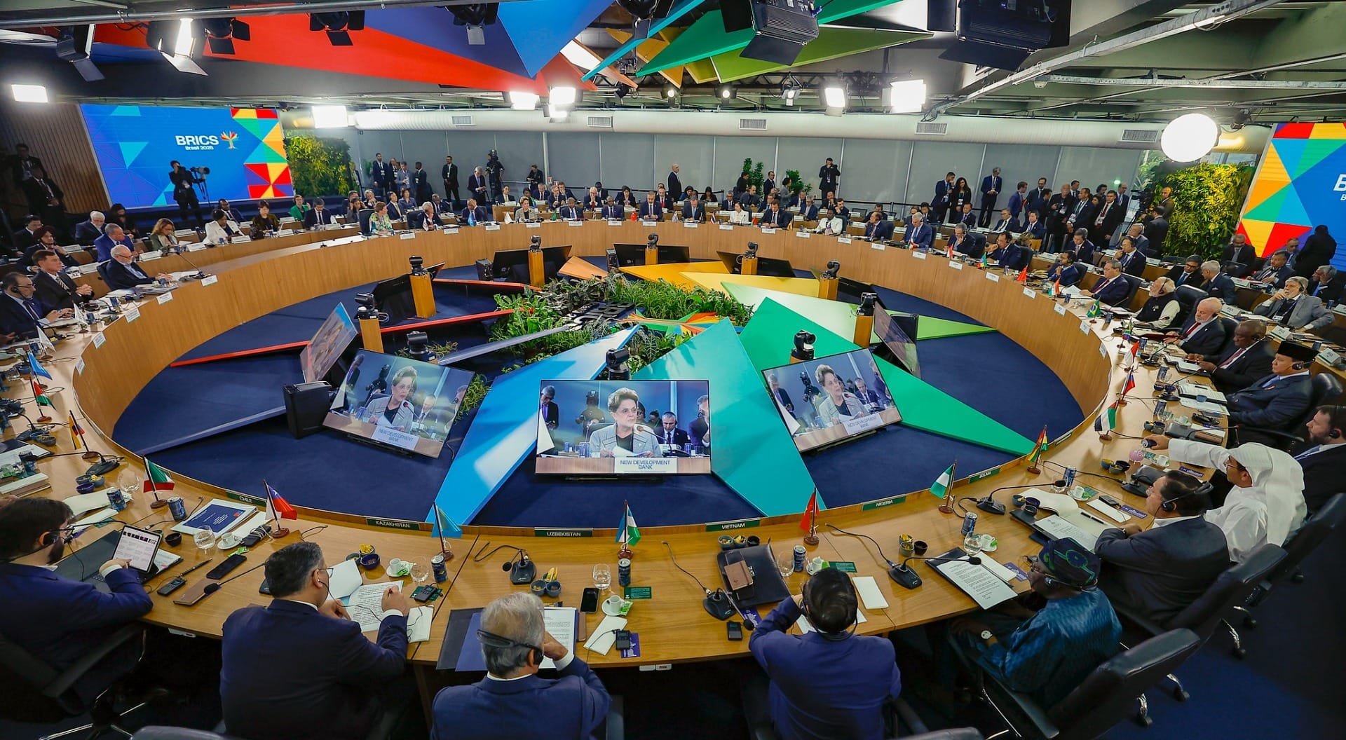 Alvarez: declaração do Brics torna-se vaga e irrelevante ao tentar abraçar o mundo