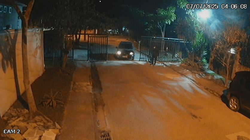 Jovem é preso após usar carro do pai para furtar empresa náutica em Itaipu, Niterói