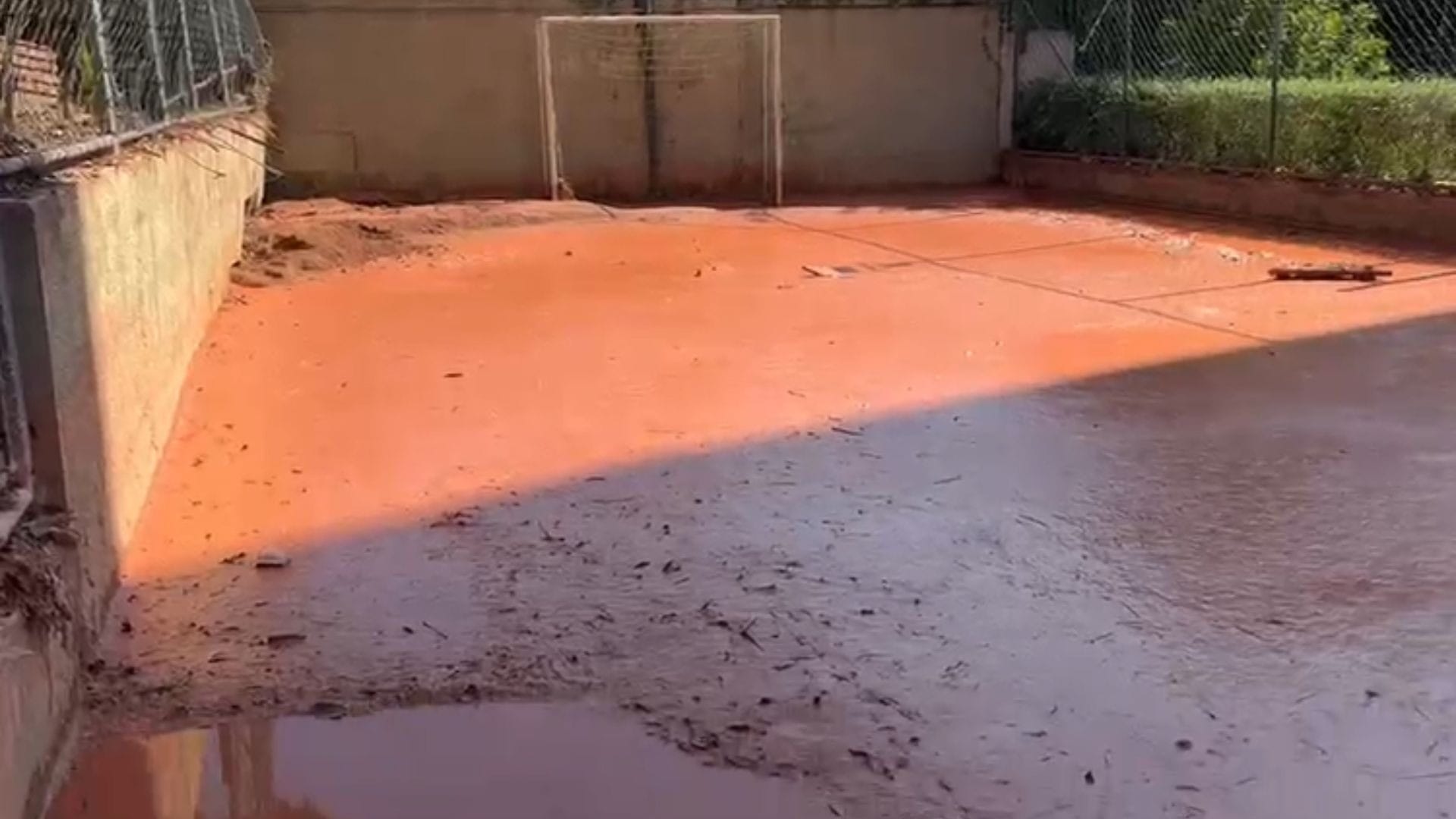 Moradores da Zona Norte de SP contabilizam prejuízos após rompimento de adutora da Sabesp