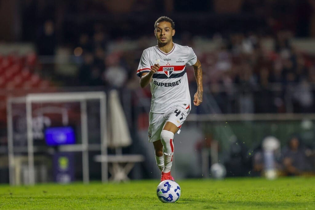 São Paulo oficializa venda de jovem promessa ao futebol russo; veja os detalhes
