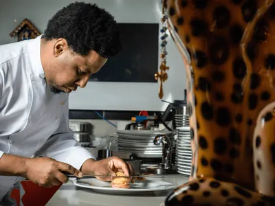 Paulo Rocha: o chef quilombola que é braço direito de Jacquin e nova aposta da alta confeitaria